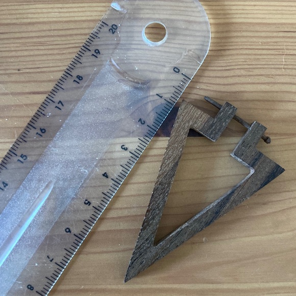 Wooden earring - Picture 3 of 5